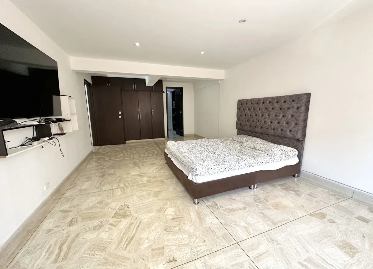 Casa de 5 alcobas en venta en San Lucas, Medellín, 470 m² · foto 20 de 24