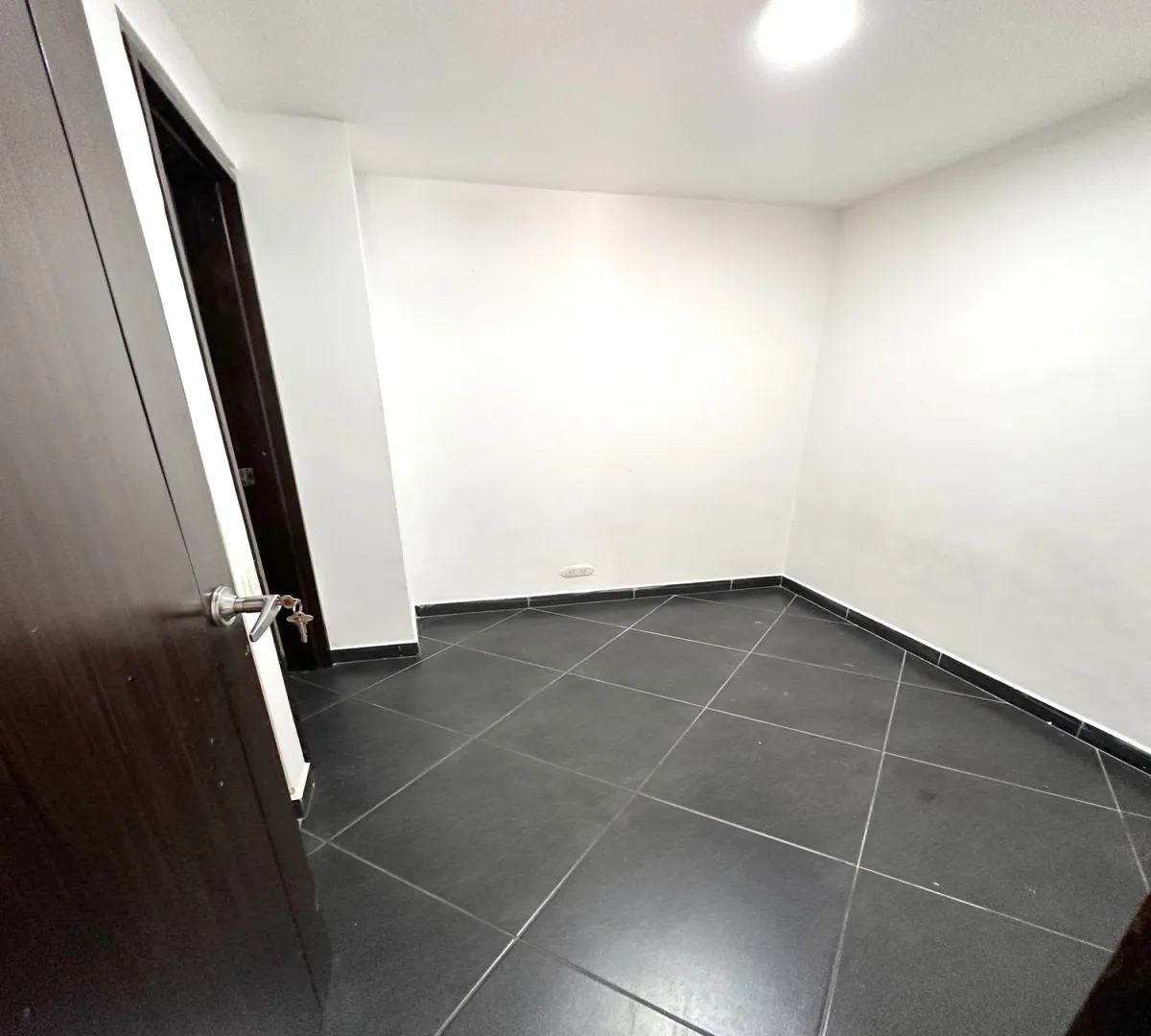 Casa de 5 alcobas en venta en San Lucas, Medellín, 470 m² · foto 7 de 24