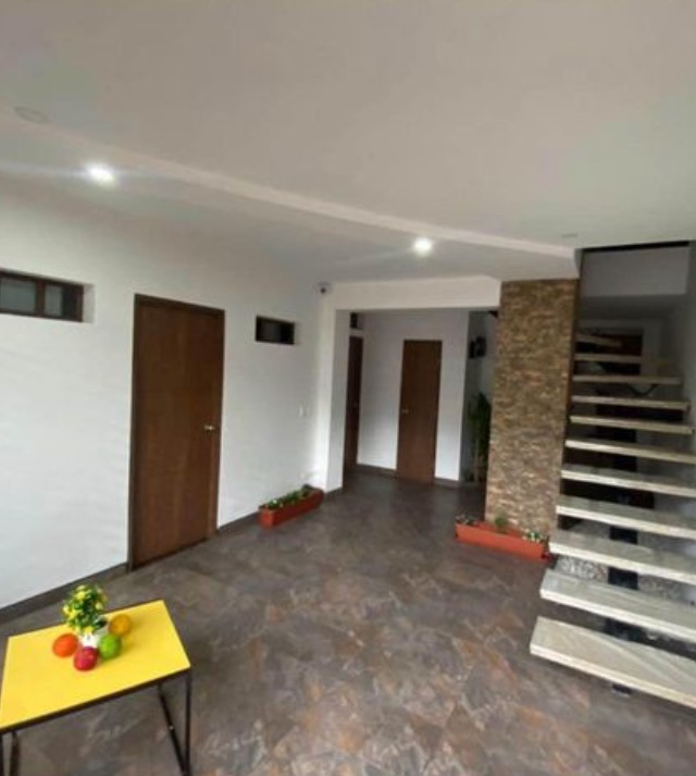 Casa en venta en Centro Comercial Niza, Bogotá · foto 2 de 8