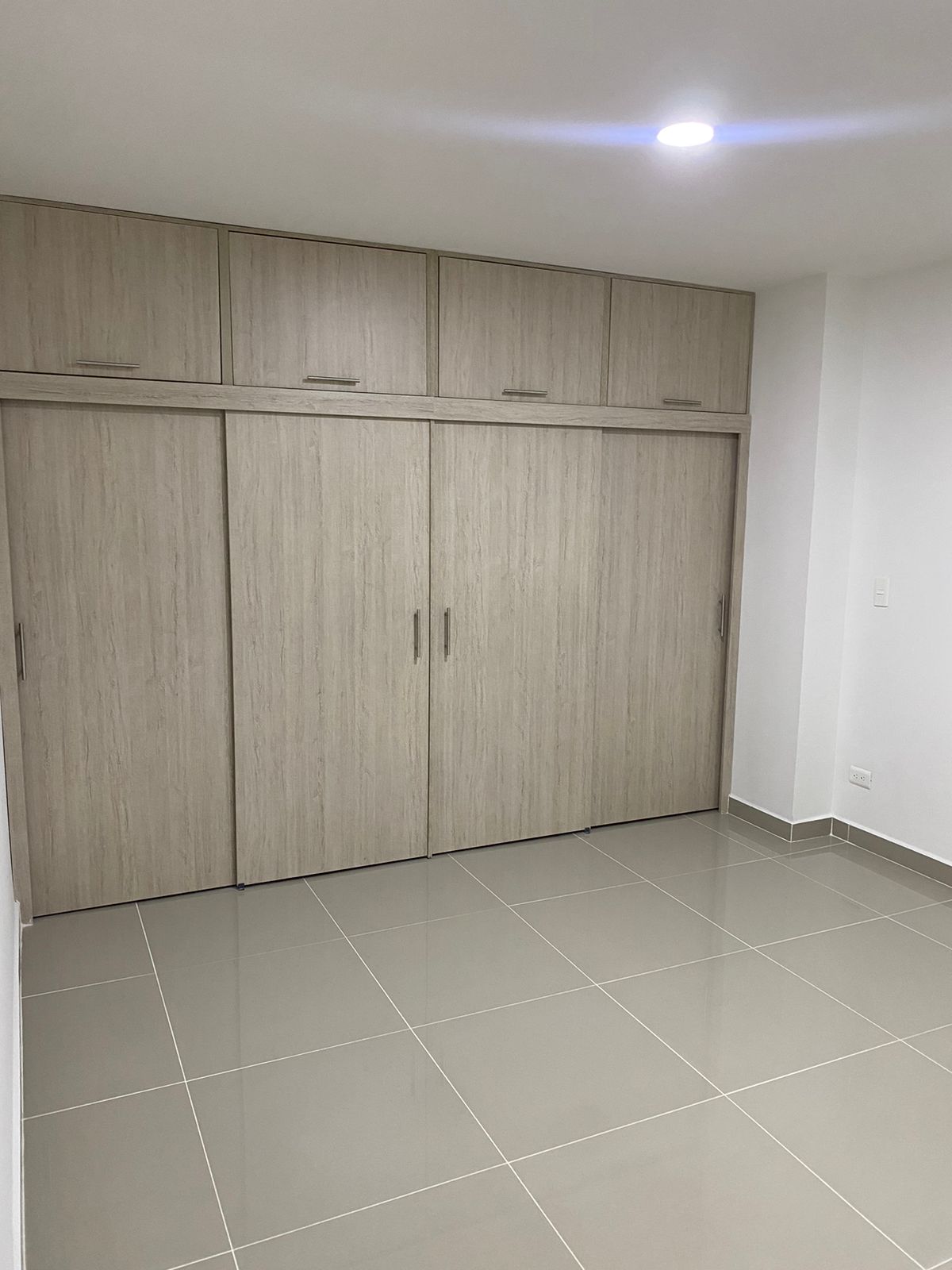 Apartamento de 2 alcobas en venta en Cabañas, Bello, 86 m² · foto 9 de 11