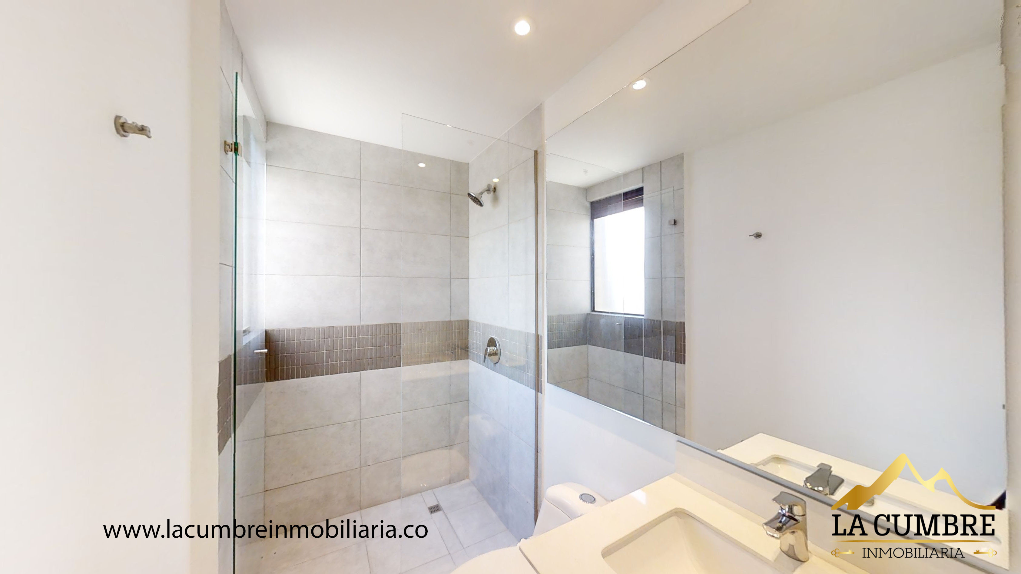 Apartamento de 3 alcobas en arriendo en Castropol, Medellín, 121 m² · foto 11 de 14
