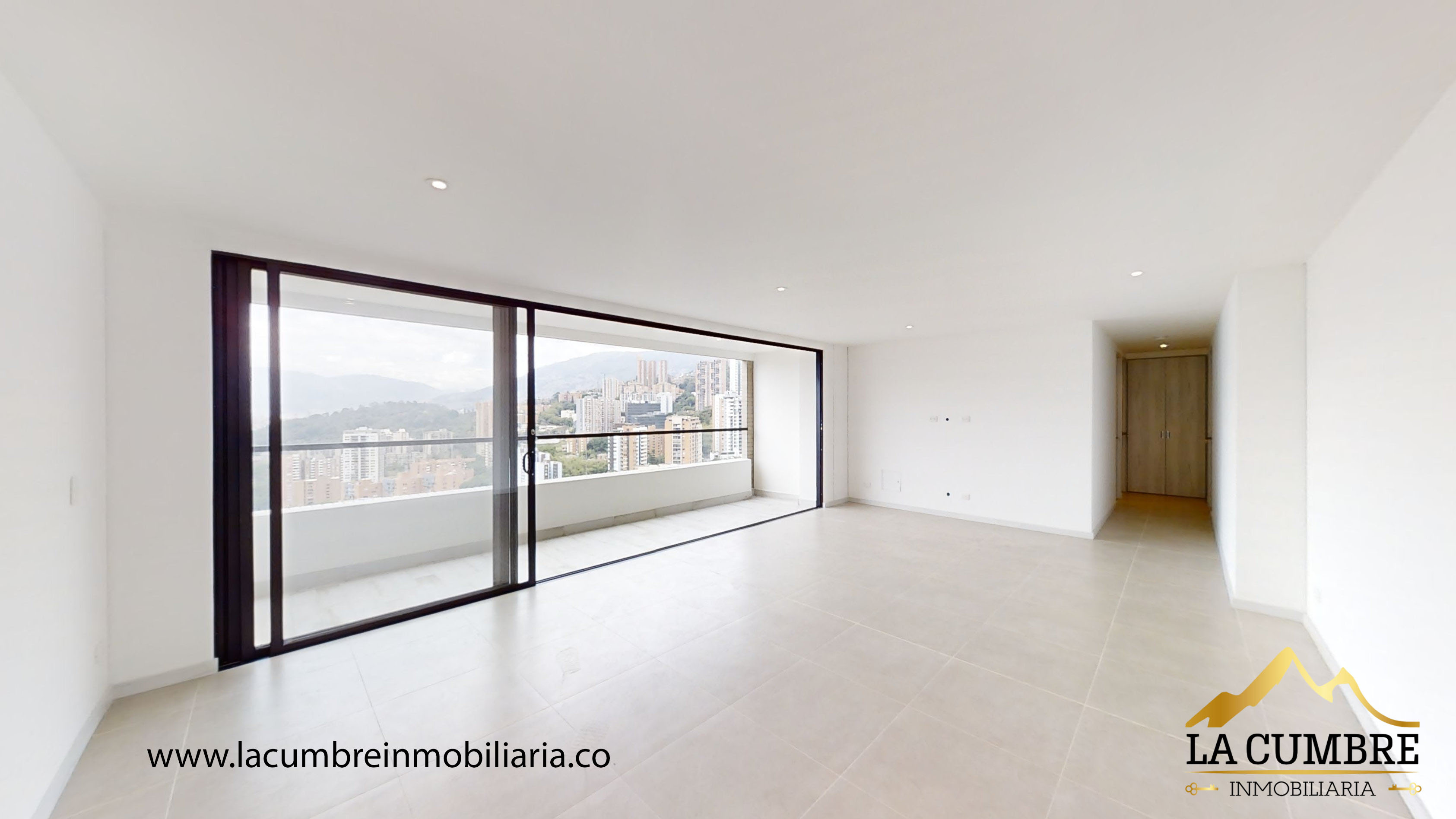 Apartamento de 3 alcobas en arriendo en Castropol, Medellín, 121 m² · foto 3 de 14
