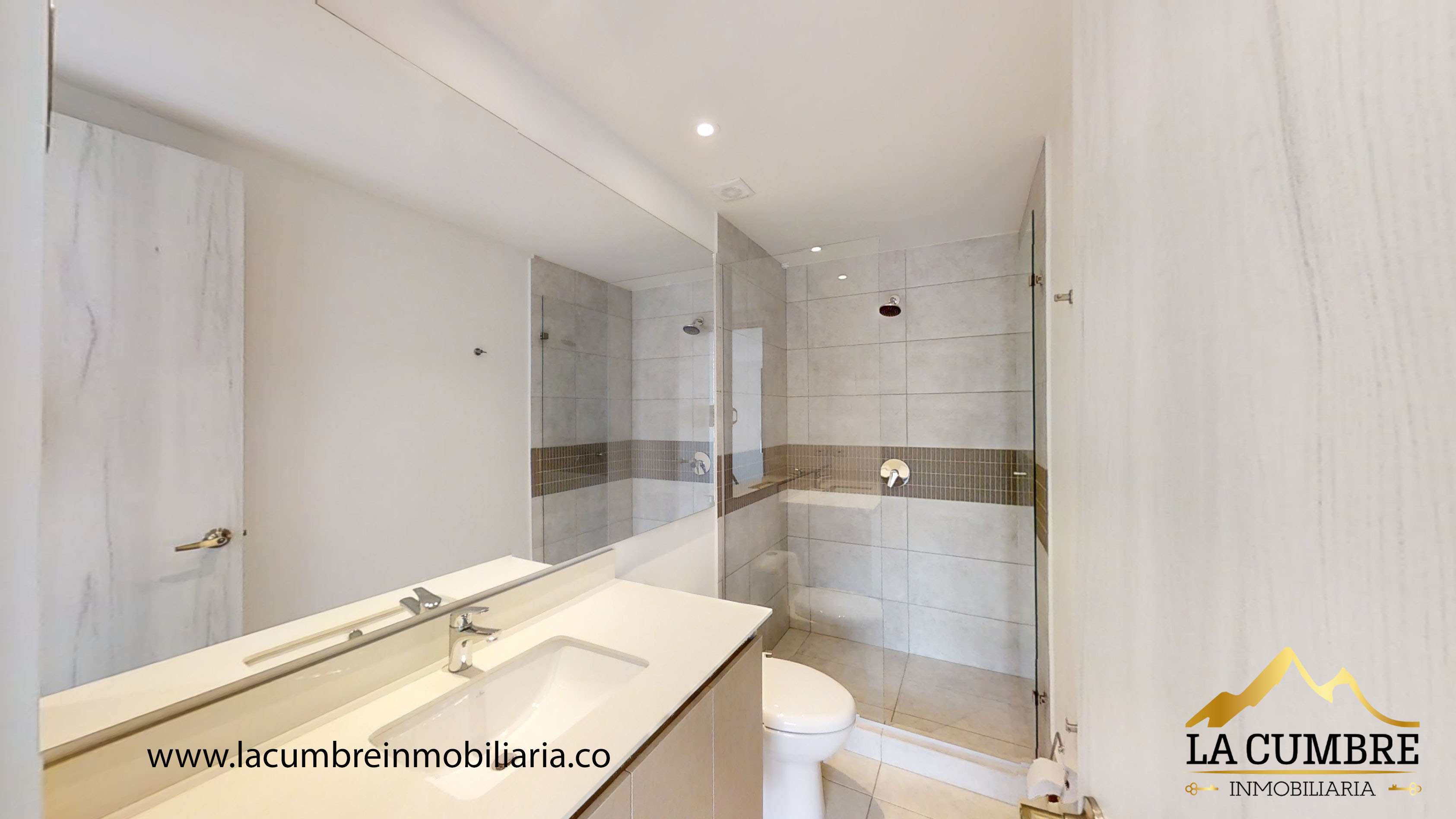 Apartamento de 3 alcobas en arriendo en Castropol, Medellín, 121 m² · foto 9 de 14