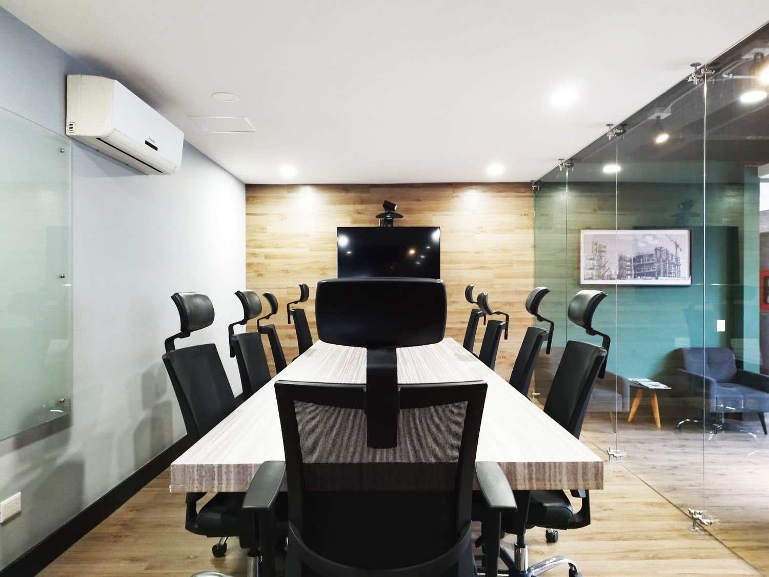 Oficina en arriendo en Las Lomas No.1, Medellín, 250 m² · foto 17 de 20