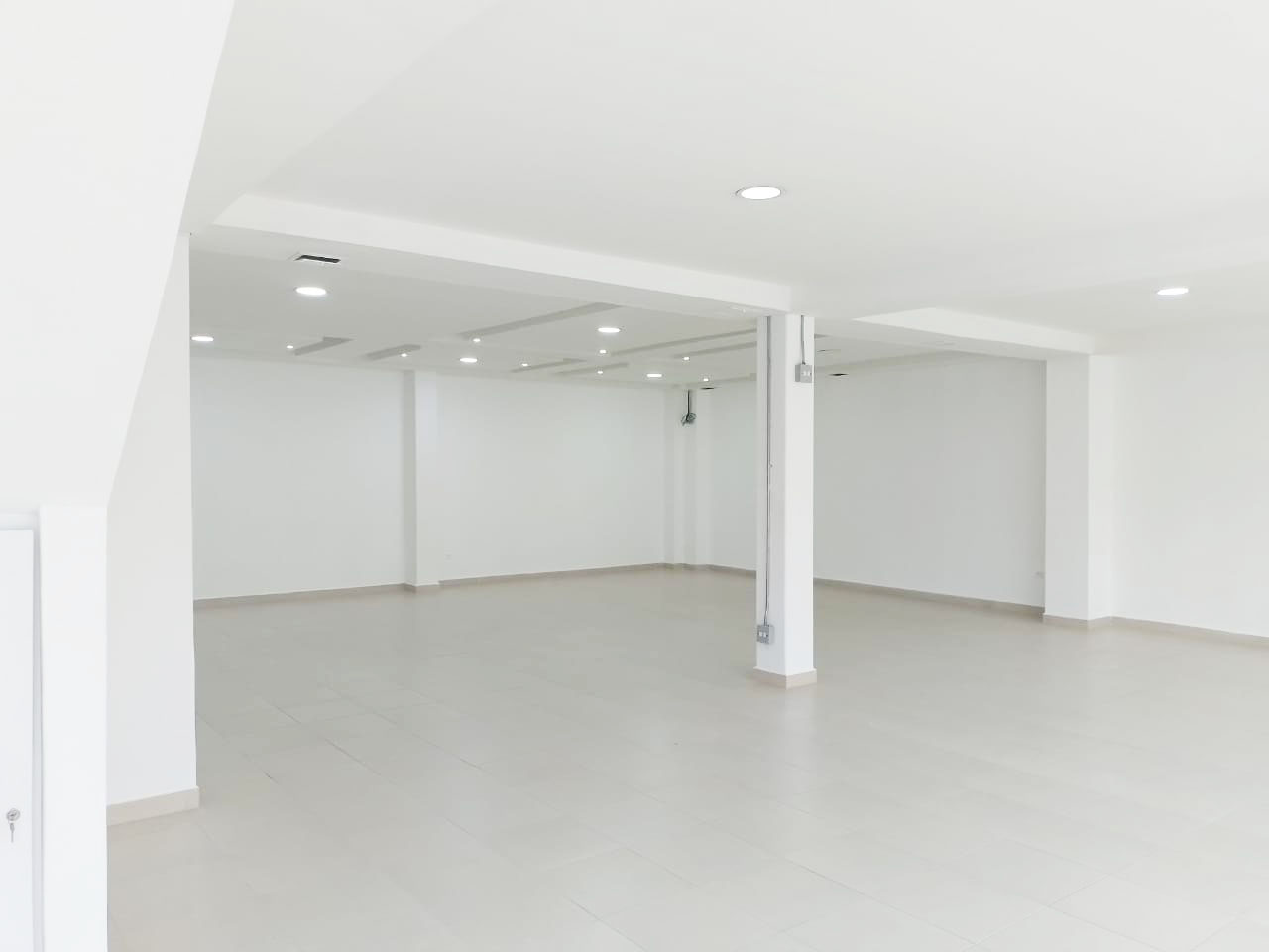 Local en arriendo en Conquistadores, Medellín, 320 m² · foto 2 de 15