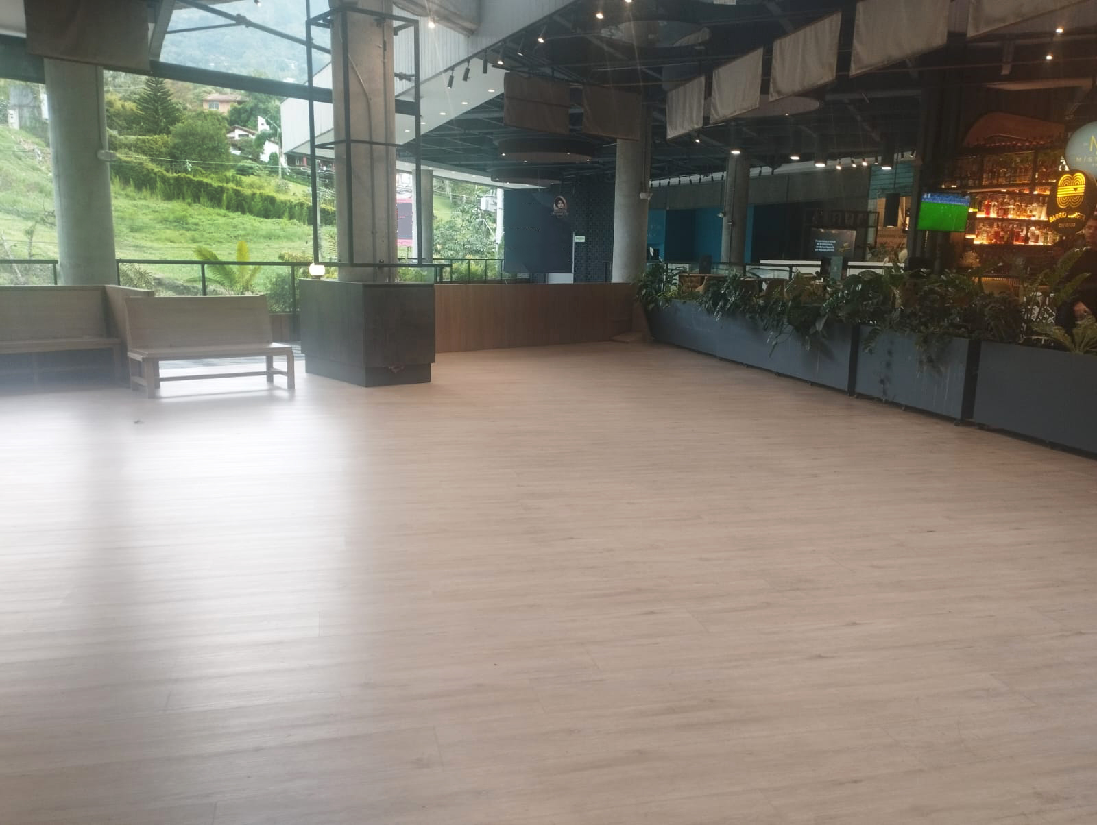 Local en arriendo en Loma Benedictinos, Envigado, 186 m² · foto 3 de 16