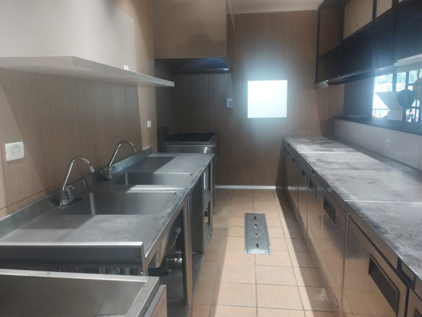 Local en arriendo en Loma Benedictinos, Envigado, 186 m² · foto 9 de 16