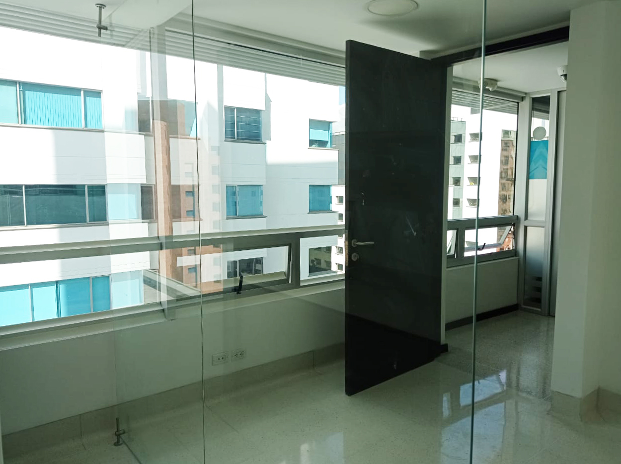 Consultorio en venta en La Florida, Medellín, 34 m² · foto 3 de 12