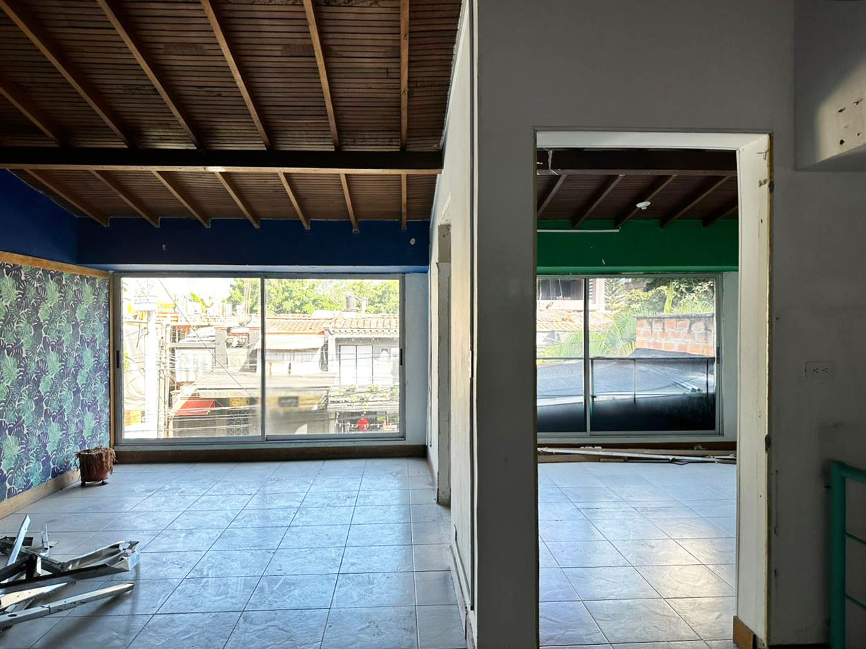 Local en venta en La Florida, Medellín, 260 m² · foto 2 de 10