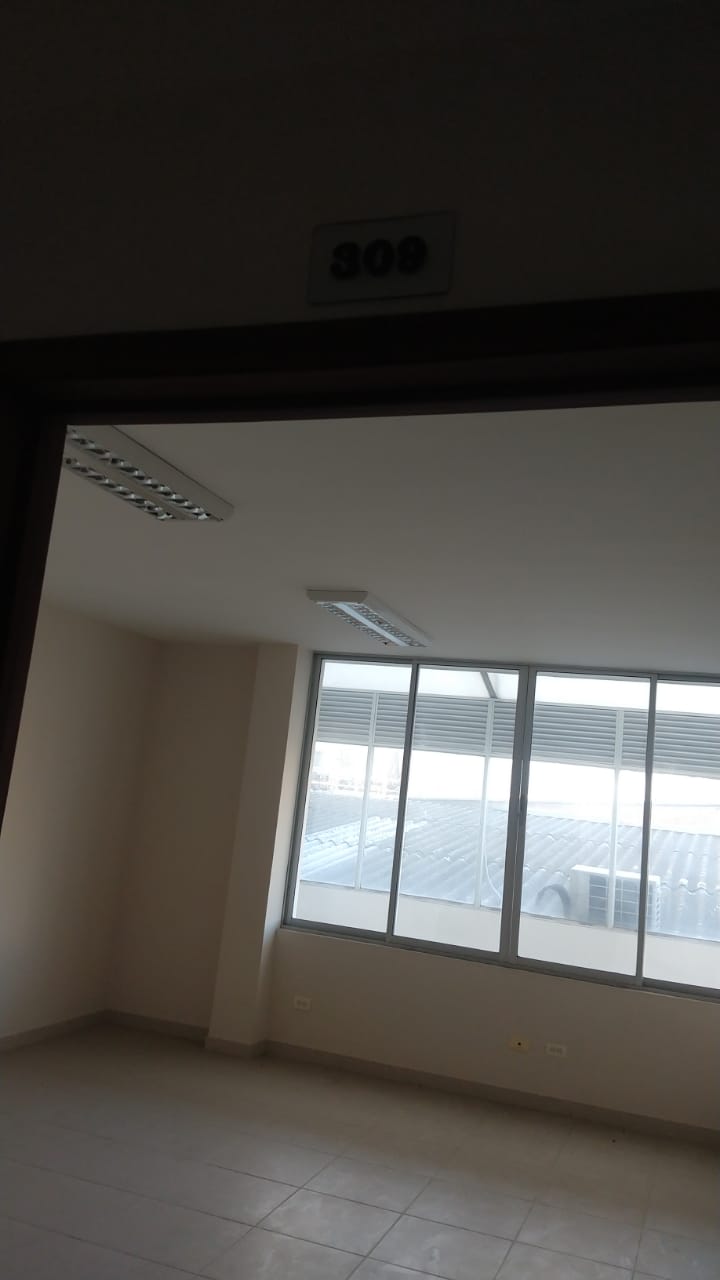 Oficina en arriendo en Garcia Rovira, Bucaramanga, 25 m² · foto 5 de 7