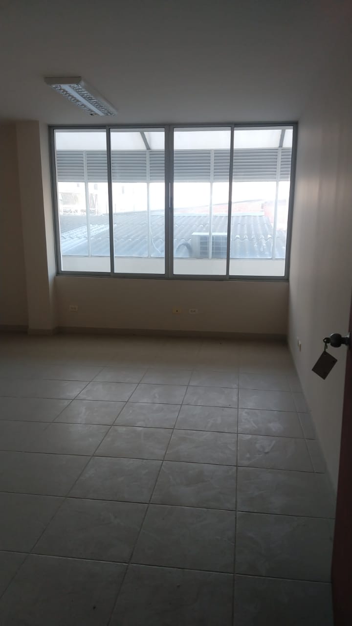 Oficina en arriendo en Garcia Rovira, Bucaramanga, 25 m² · foto 7 de 7