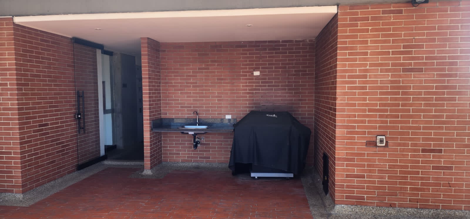 Apartamento de 3 alcobas en venta en Molinos Norte, Bogotá, 133 m² · foto 2 de 24