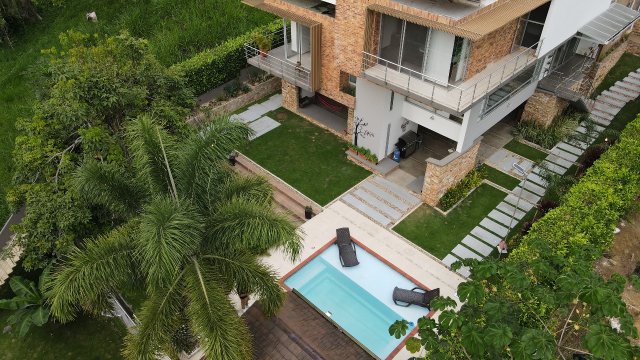 Casa de 5 alcobas en venta en Menzuly, Piedecuesta, 965 m² · foto 13 de 16