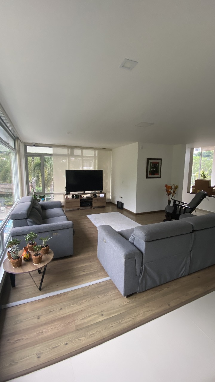 Casa de 5 alcobas en venta en Menzuly, Piedecuesta, 965 m² · foto 3 de 16
