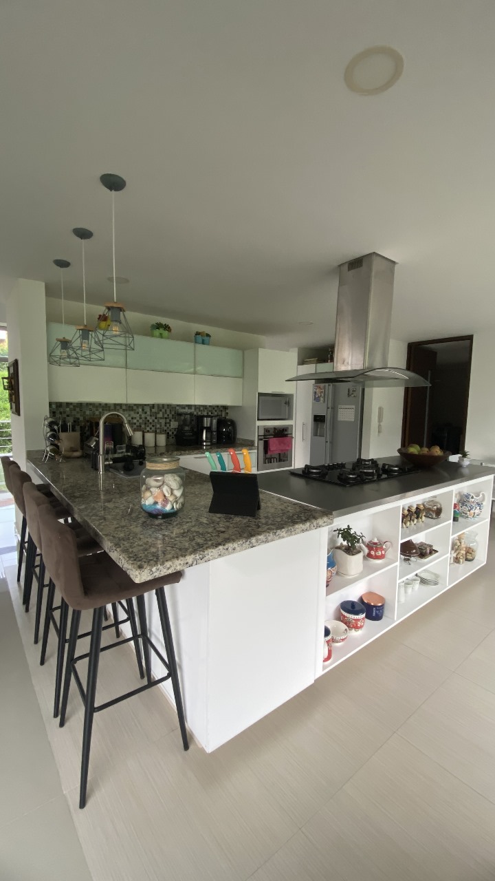 Casa de 5 alcobas en venta en Menzuly, Piedecuesta, 965 m² · foto 4 de 16
