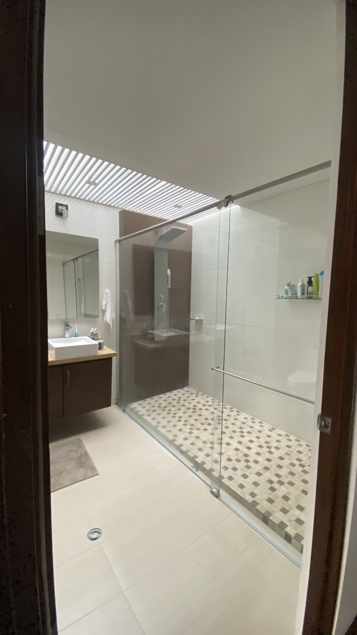 Casa de 5 alcobas en venta en Menzuly, Piedecuesta, 965 m² · foto 8 de 16