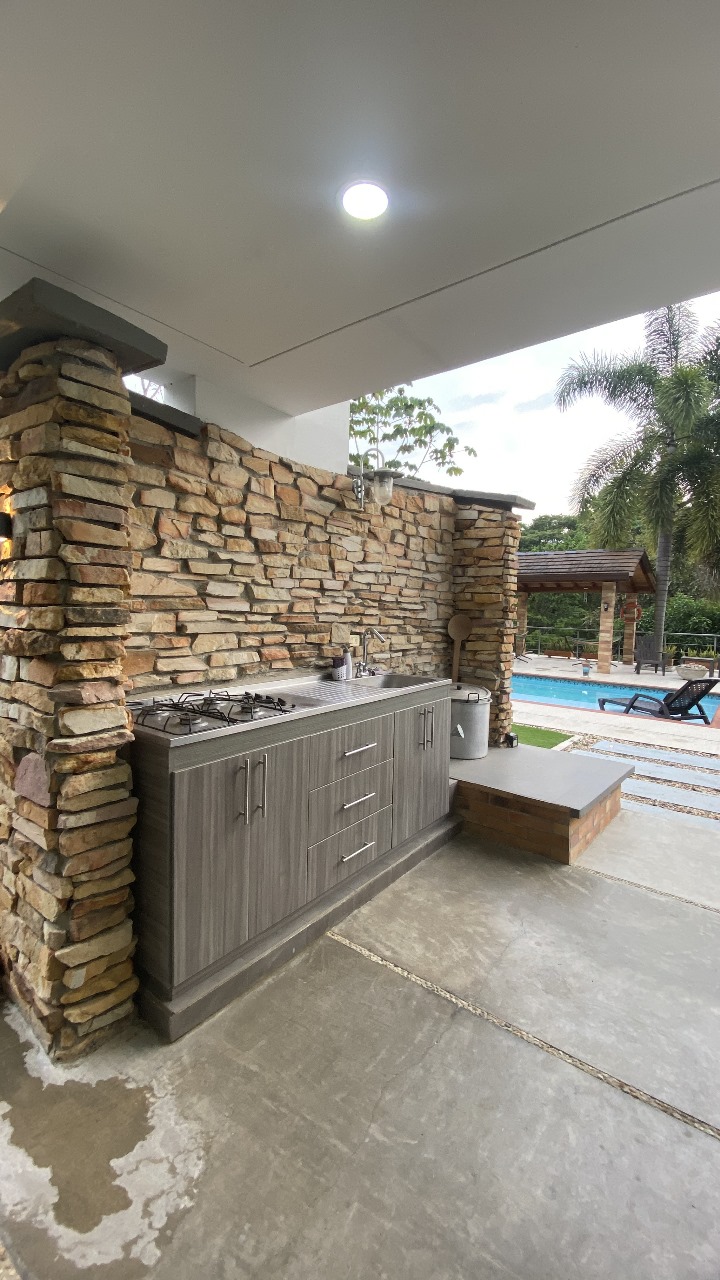 Casa de 5 alcobas en venta en Menzuly, Piedecuesta, 965 m² · foto 9 de 16