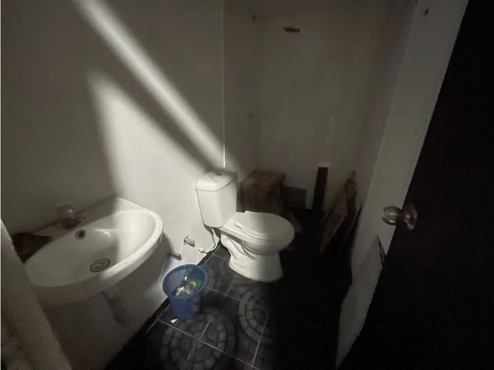 Bodega en venta en El Piloto, Cali, 120 m² · foto 6 de 11