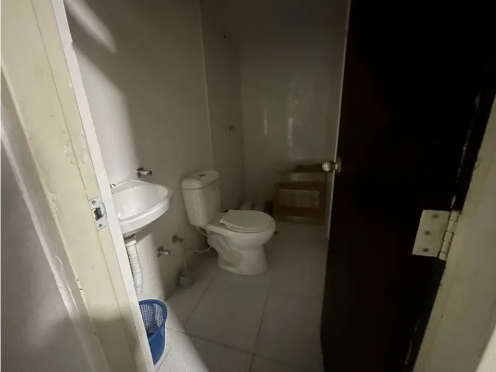 Bodega en venta en El Piloto, Cali, 120 m² · foto 7 de 11