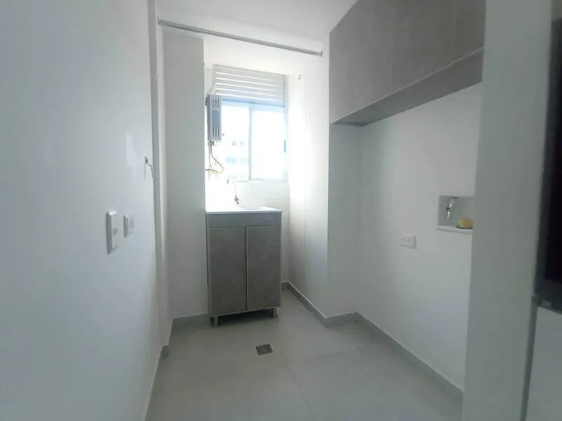 Apartamento de 3 alcobas en arriendo en Ferreni, Medellín, 84 m² · foto 16 de 24