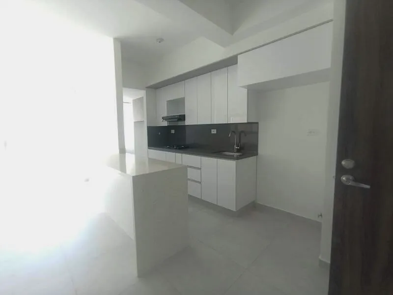 Apartamento de 3 alcobas en arriendo en Ferreni, Medellín, 84 m² · foto 3 de 24
