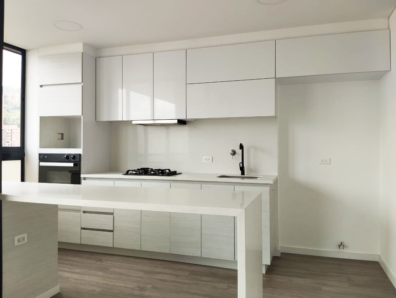 Apartamento en arriendo en Lalinde, Medellín · foto 4 de 17