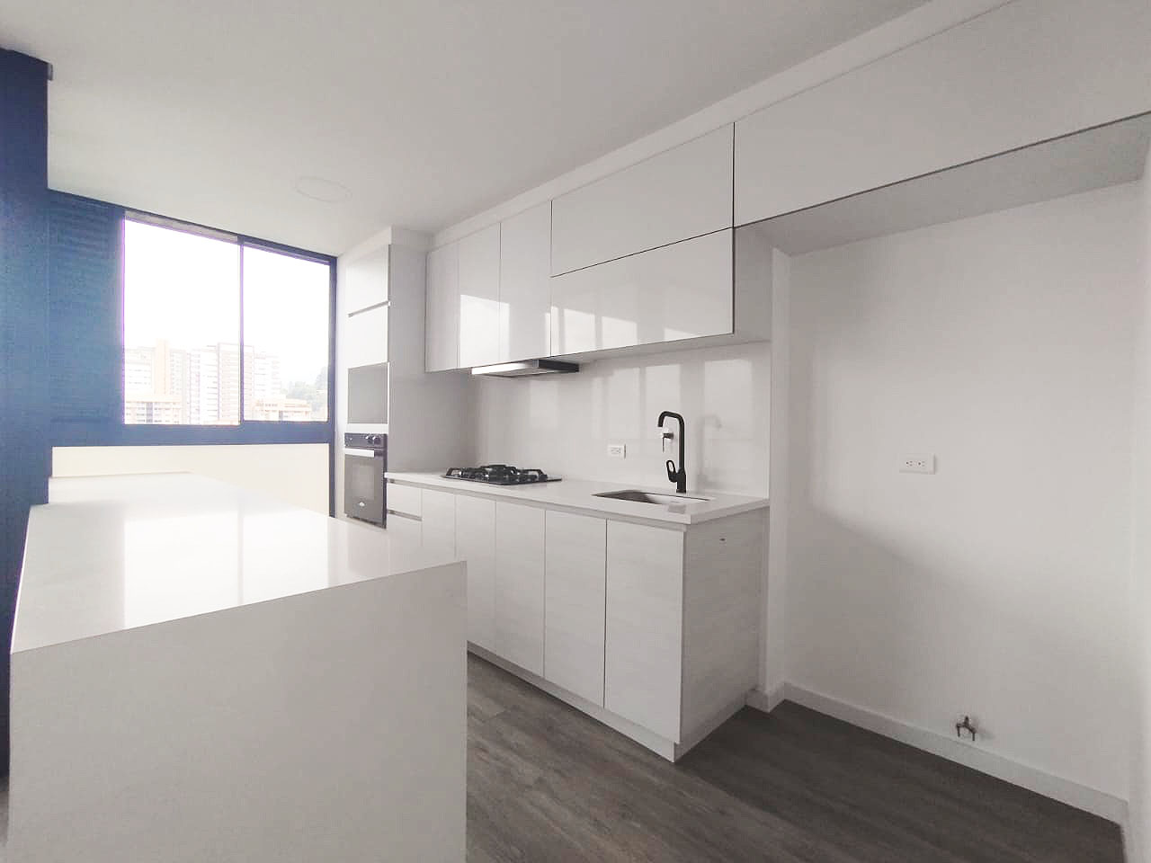 Apartamento en arriendo en Lalinde, Medellín · foto 5 de 17