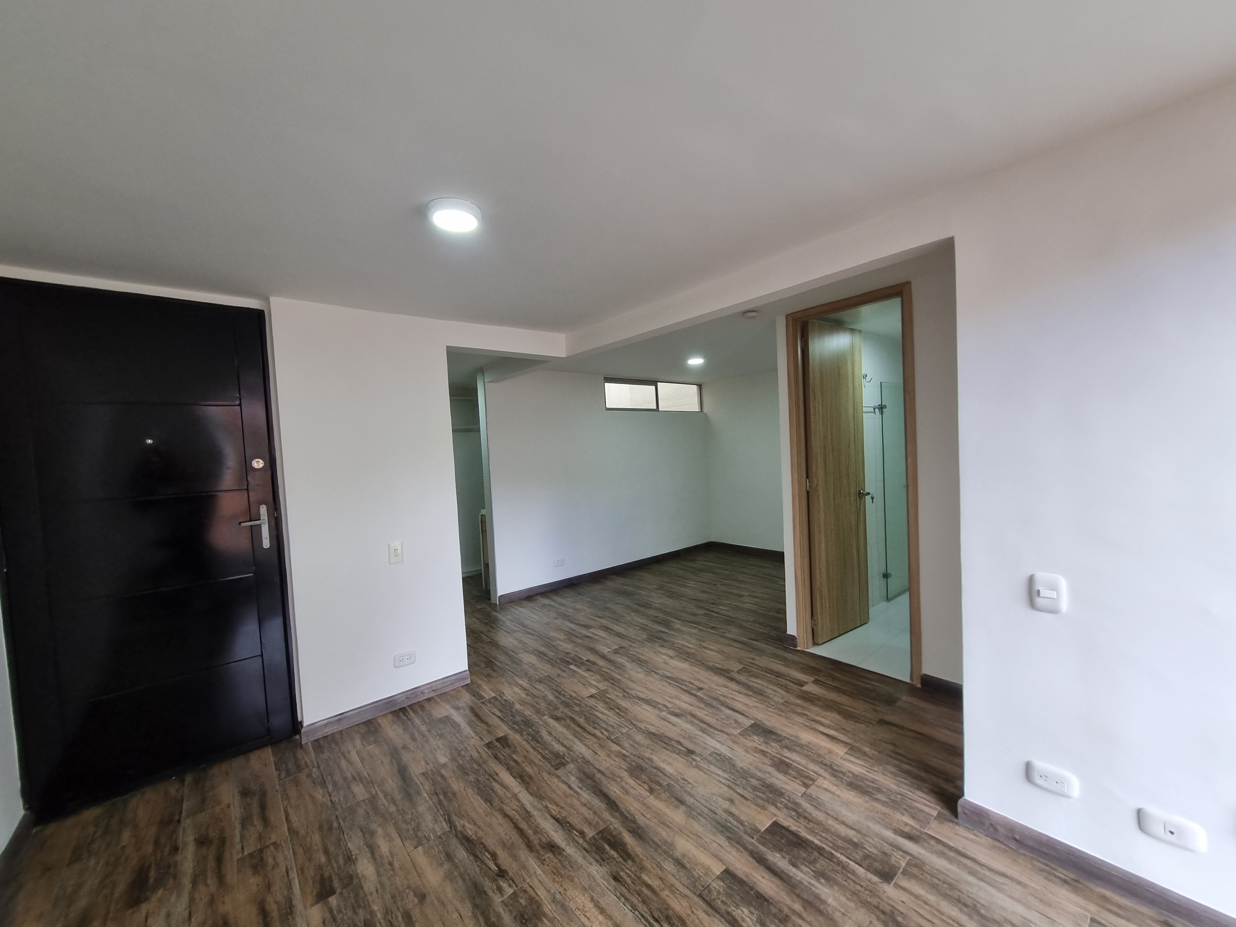 Apartamento de 1 alcoba en arriendo en Plaza Imperial Centro Comercial, Bogotá, 45 m² · foto 1 de 10
