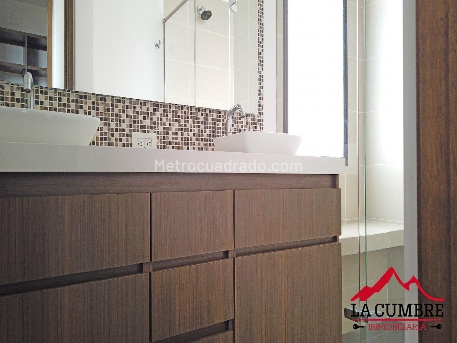 Casa de 3 alcobas en arriendo en San Lucas, Medellín, 186 m² · foto 9 de 10