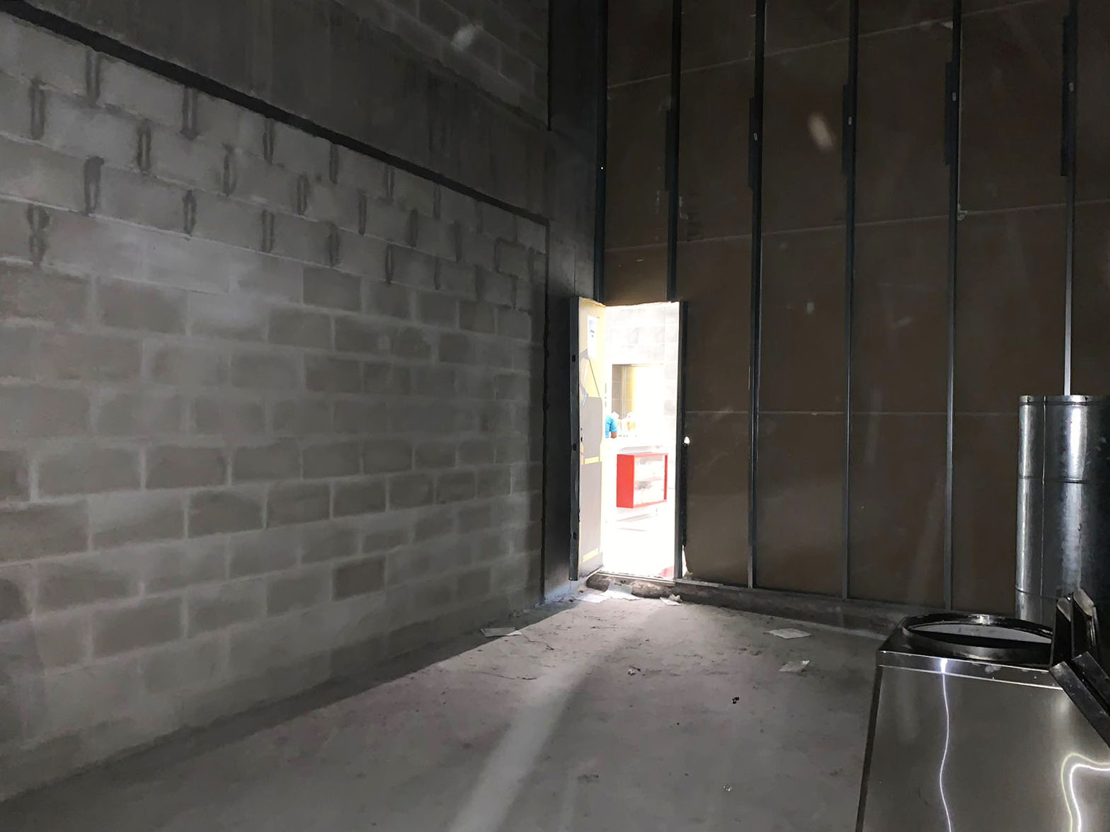 Local en arriendo en Colombia, Medellín, 25 m² · foto 4 de 6