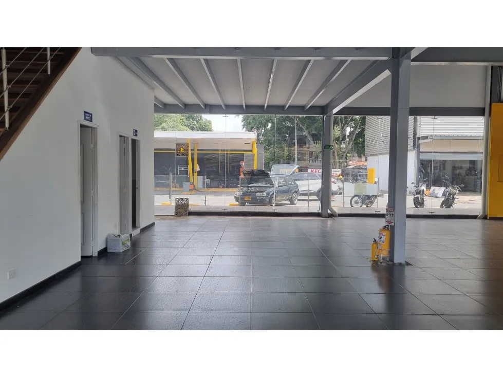 Local en arriendo en Senderos Del Lili, Cali, 192 m² · foto 2 de 5