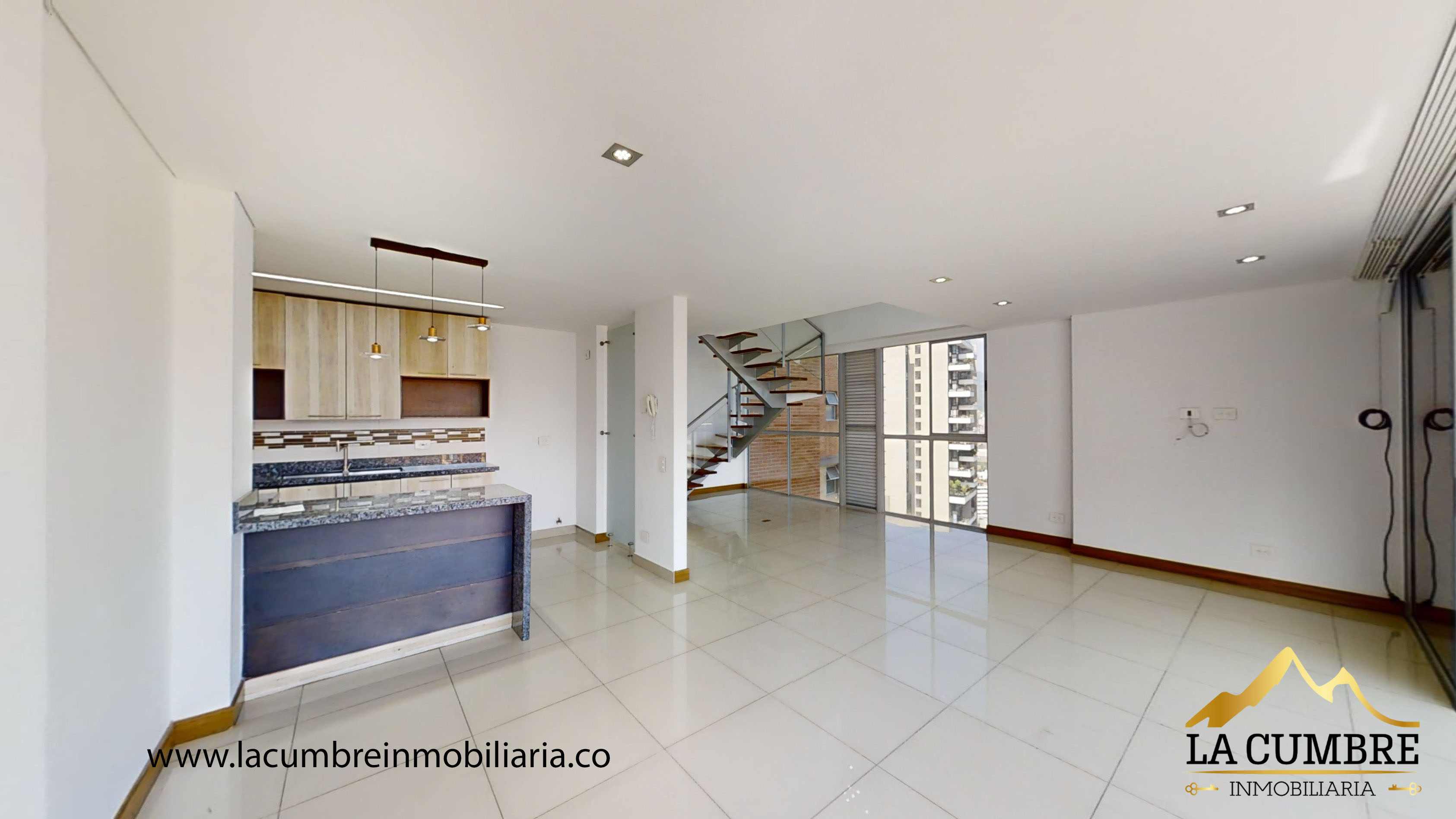 Apartamento de 3 alcobas en arriendo en Lalinde, Medellín, 137 m² · foto 2 de 12