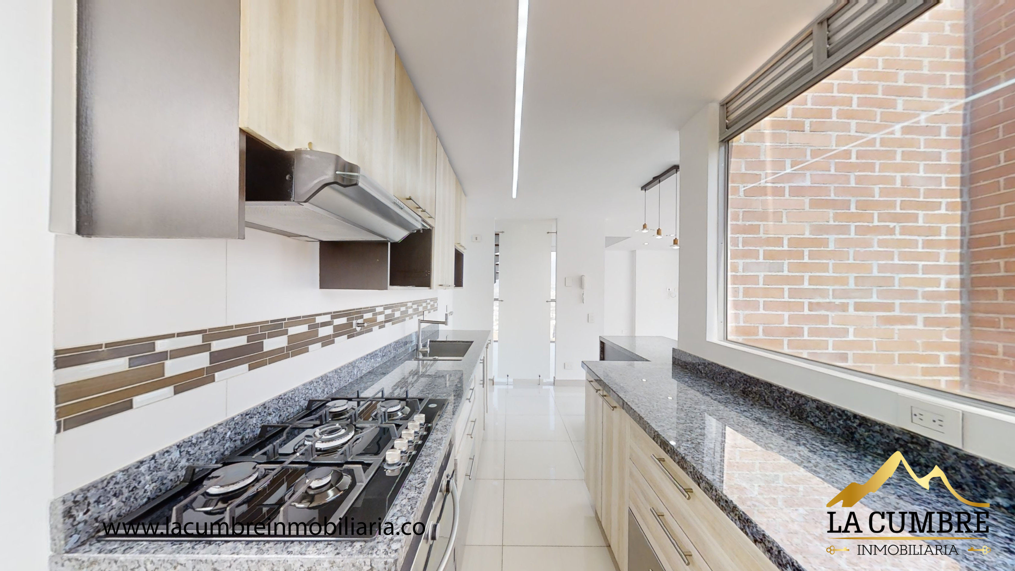 Apartamento de 3 alcobas en arriendo en Lalinde, Medellín, 137 m² · foto 4 de 12