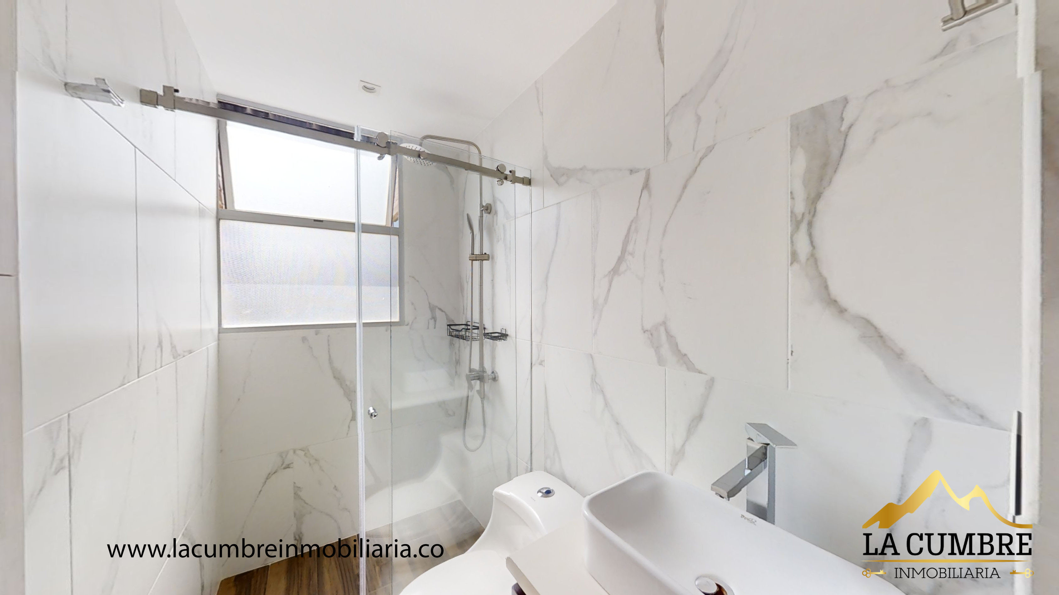 Apartamento de 3 alcobas en arriendo en Lalinde, Medellín, 137 m² · foto 9 de 12