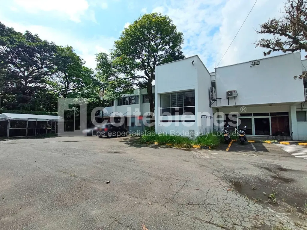 Bodega en venta en Centro, Itagüí · foto 2 de 24