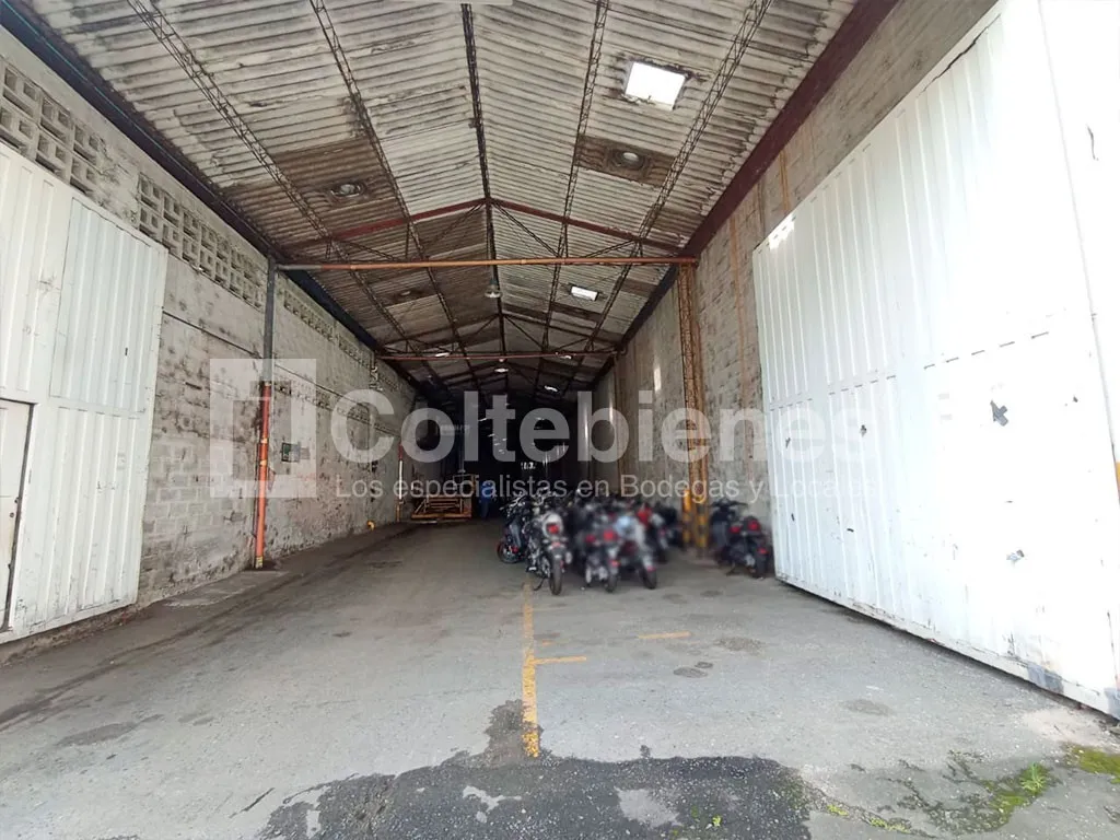 Bodega en venta en Centro, Itagüí · foto 5 de 24