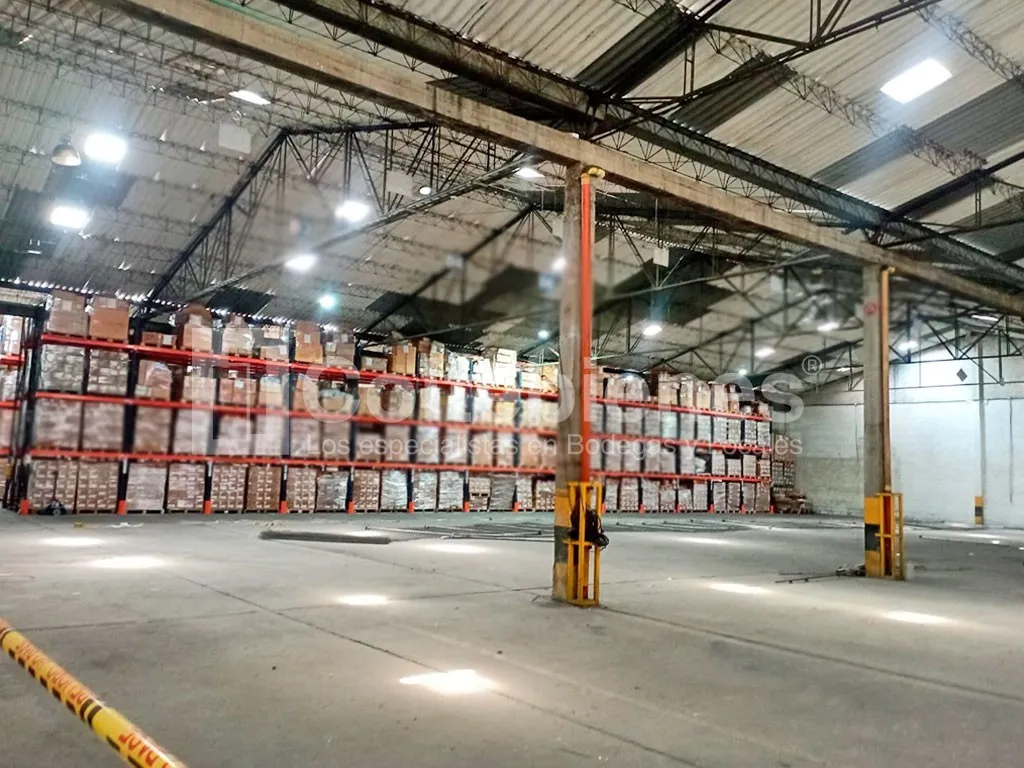 Bodega en venta en Centro, Itagüí · foto 9 de 24