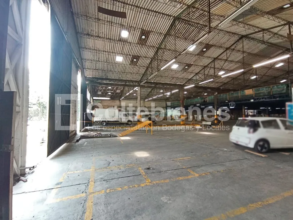 Bodega en venta en Centro, Itagüí · foto 10 de 24