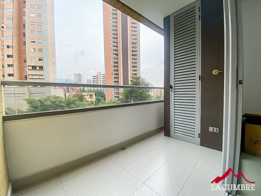 Apartamento en arriendo en Castropol, Medellín · foto 2 de 10