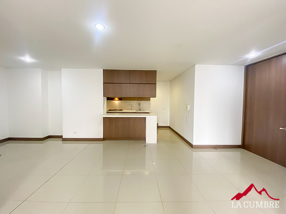 Apartamento en arriendo en Castropol, Medellín · foto 3 de 10