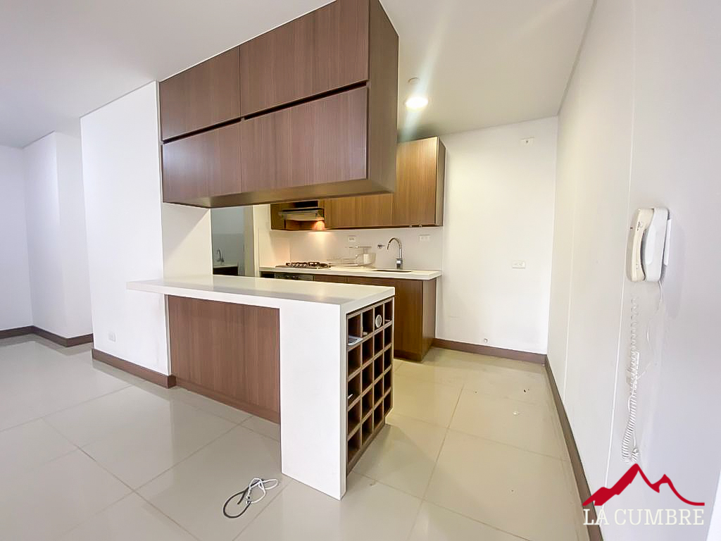 Apartamento en arriendo en Castropol, Medellín · foto 4 de 10