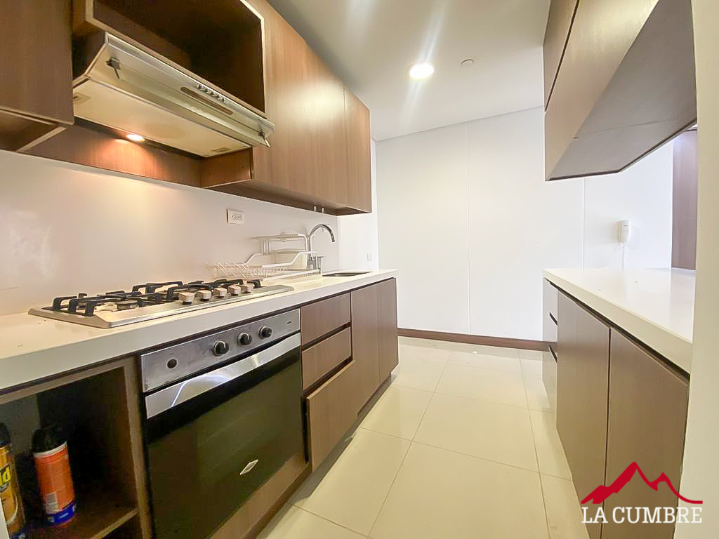 Apartamento en arriendo en Castropol, Medellín · foto 5 de 10