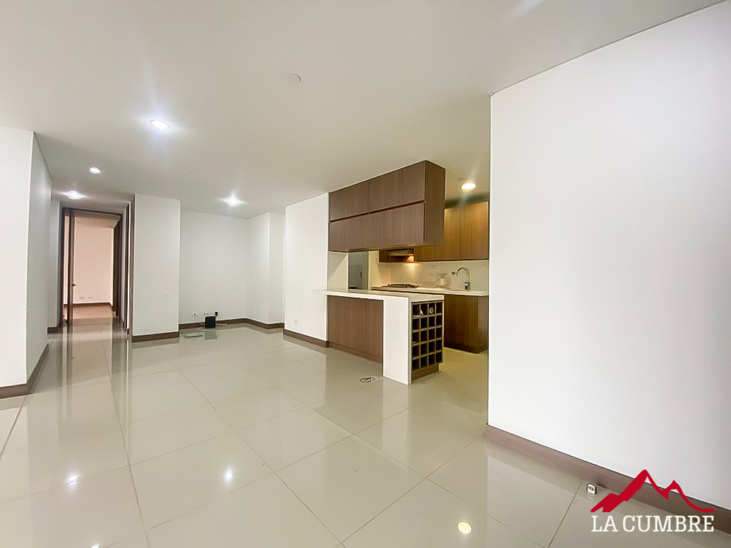 Apartamento en arriendo en Castropol, Medellín · foto 6 de 10