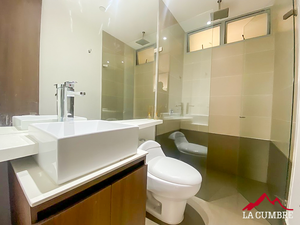 Apartamento en arriendo en Castropol, Medellín · foto 7 de 10