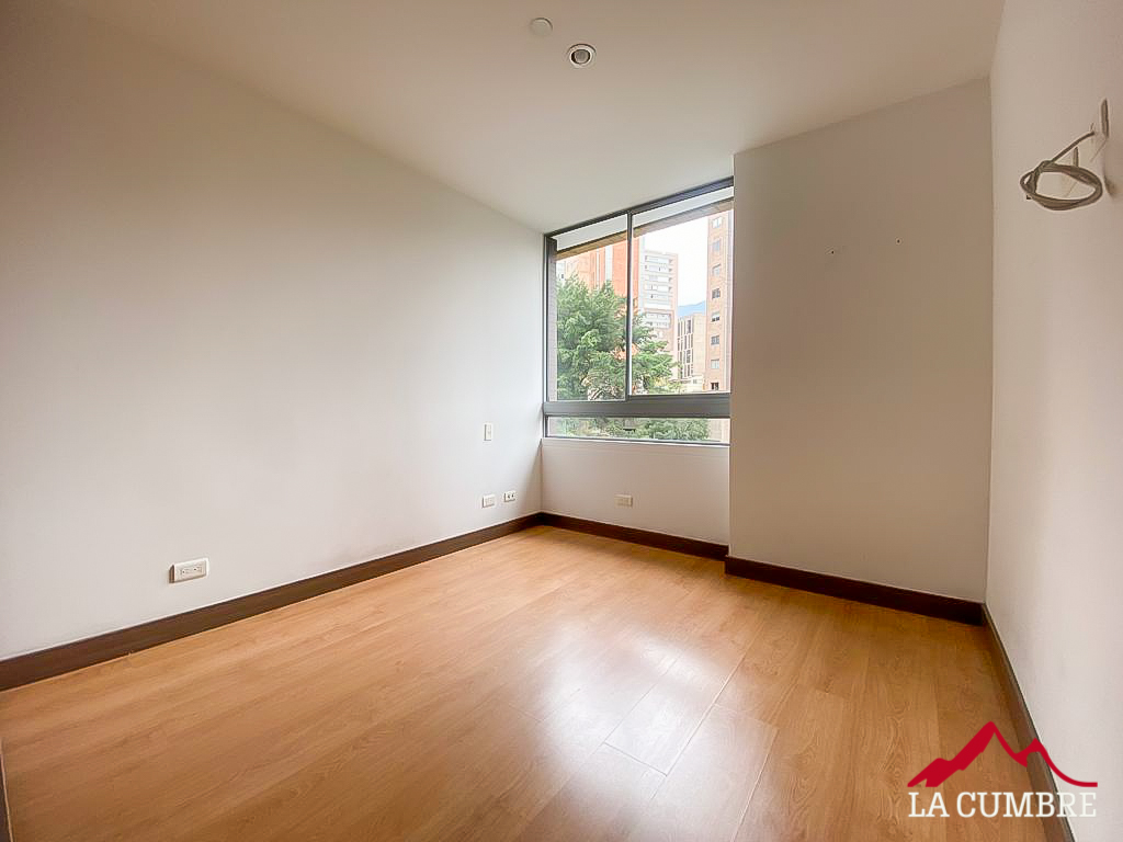 Apartamento en arriendo en Castropol, Medellín · foto 8 de 10