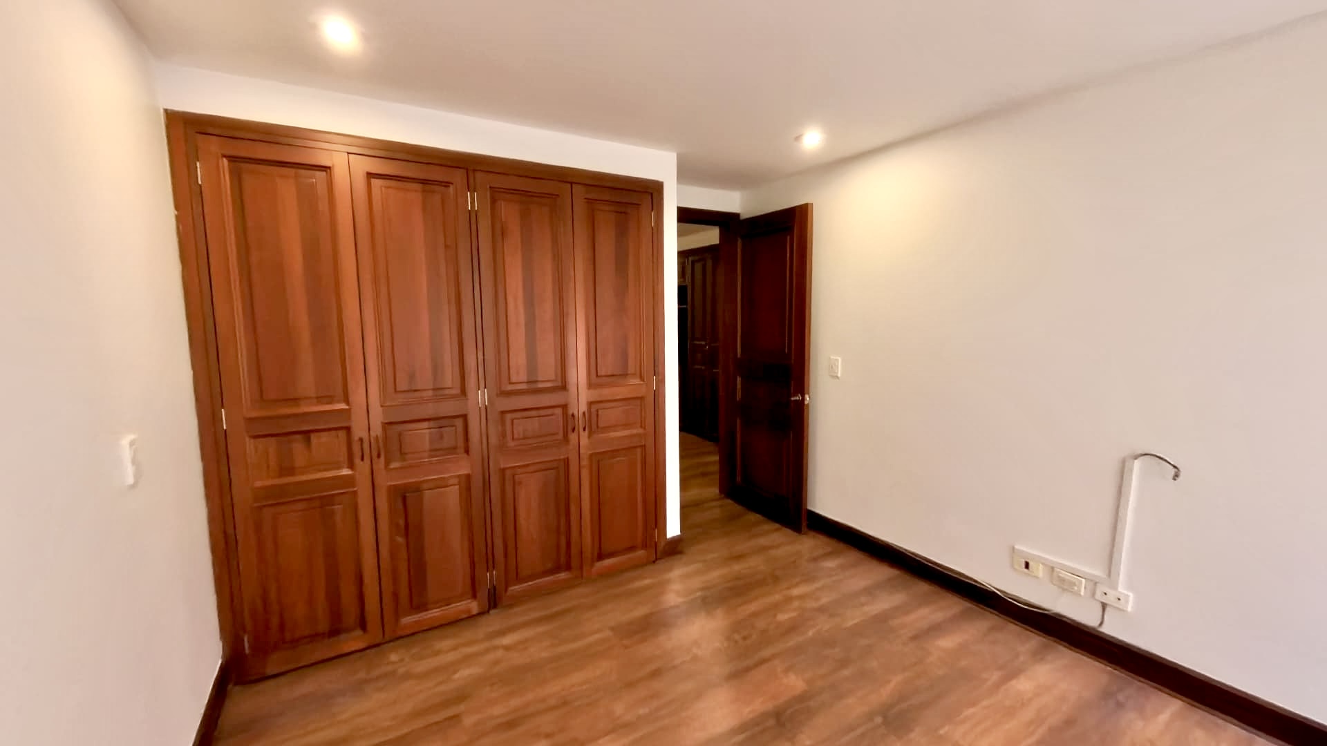 Apartamento de 3 alcobas en venta en Los Rosales, Bogotá, 156 m² · foto 10 de 18