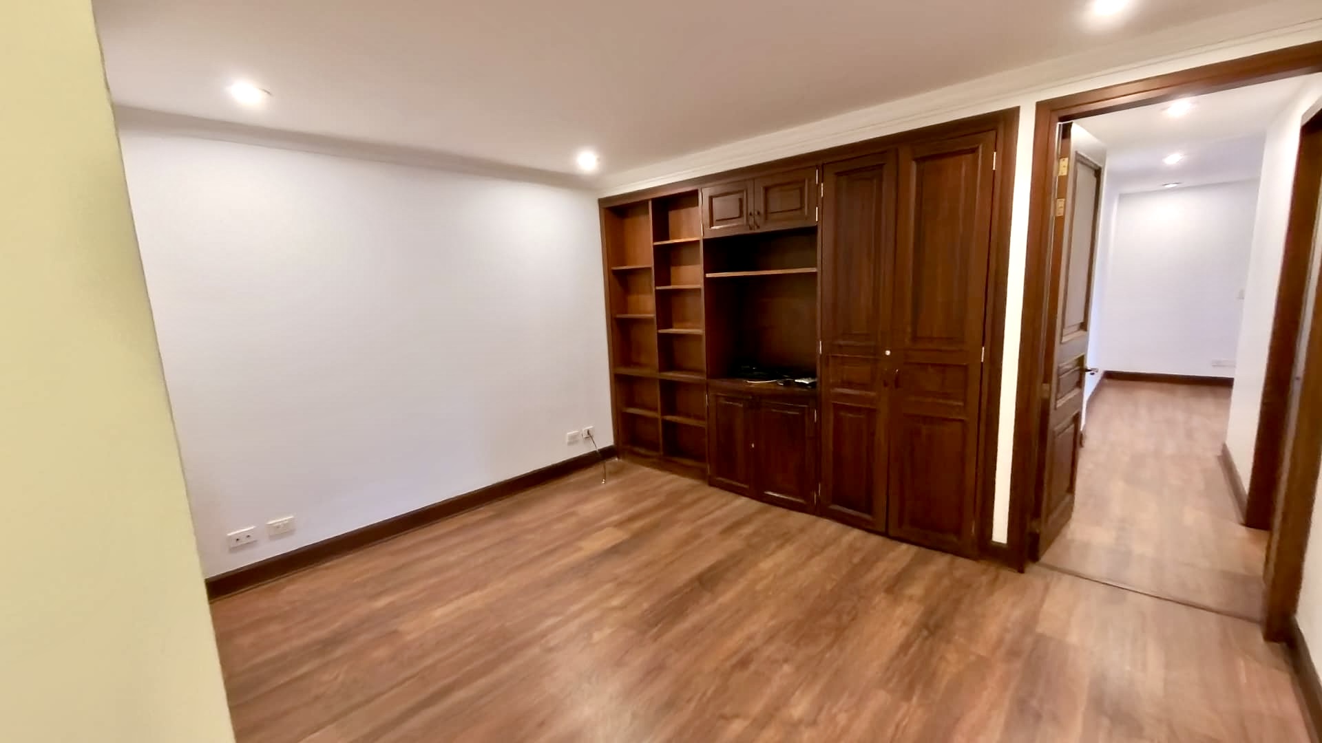 Apartamento de 3 alcobas en venta en Los Rosales, Bogotá, 156 m² · foto 12 de 18