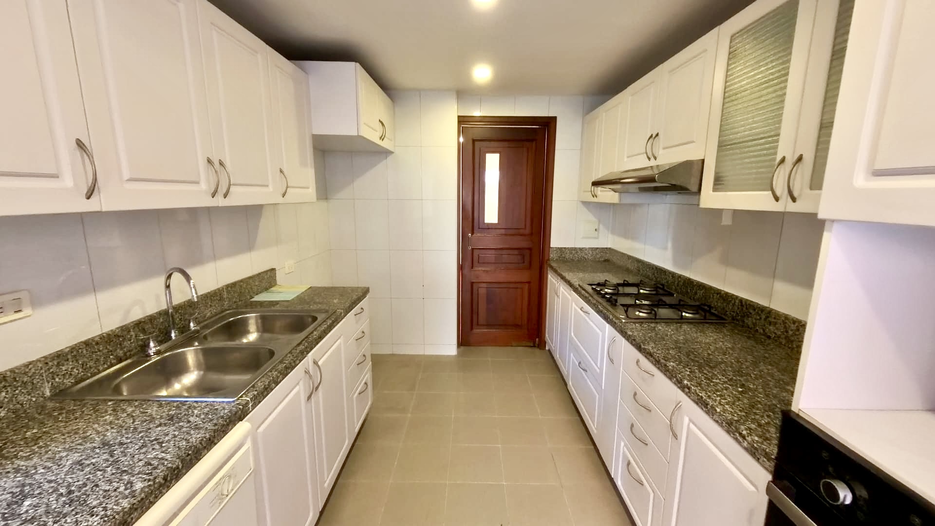 Apartamento de 3 alcobas en venta en Los Rosales, Bogotá, 156 m² · foto 14 de 18