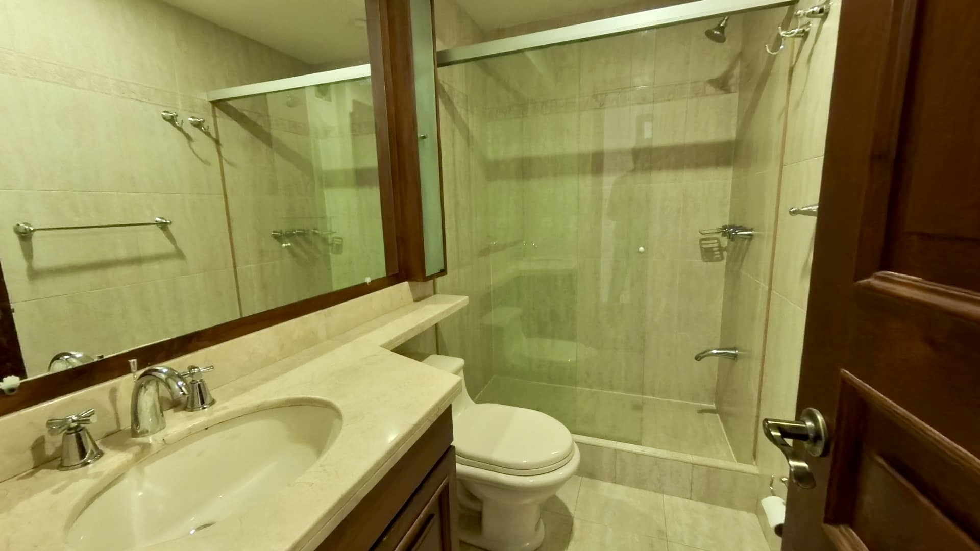 Apartamento de 3 alcobas en venta en Los Rosales, Bogotá, 156 m² · foto 17 de 18
