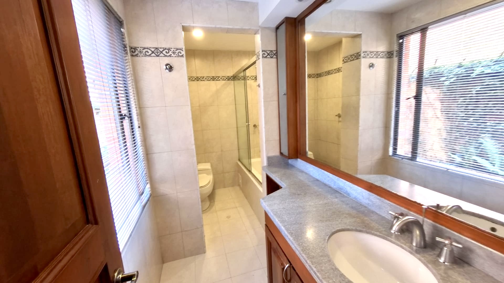 Apartamento de 3 alcobas en venta en Los Rosales, Bogotá, 156 m² · foto 18 de 18